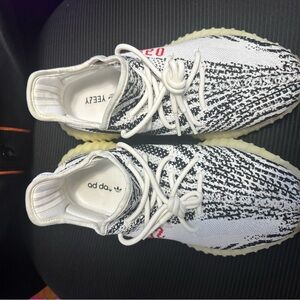 Yeezy Boost 350 V2 Zebra Sneakers